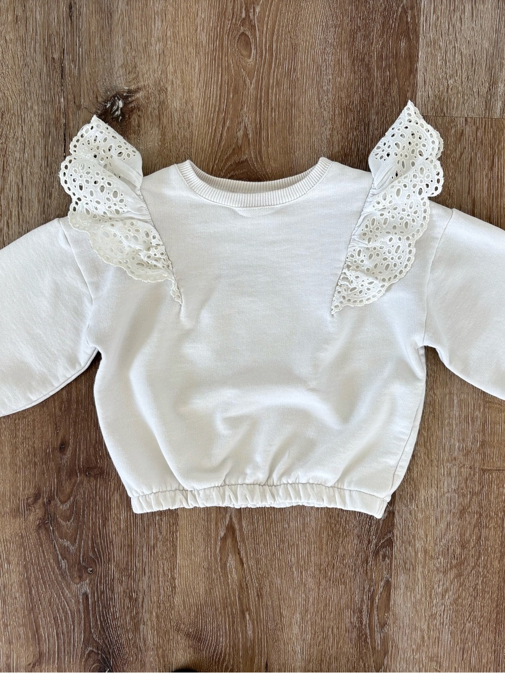 ZARA Eyelet Ruffled Spring Sweat Shirt in Ivory Size:18-24months| Fall,